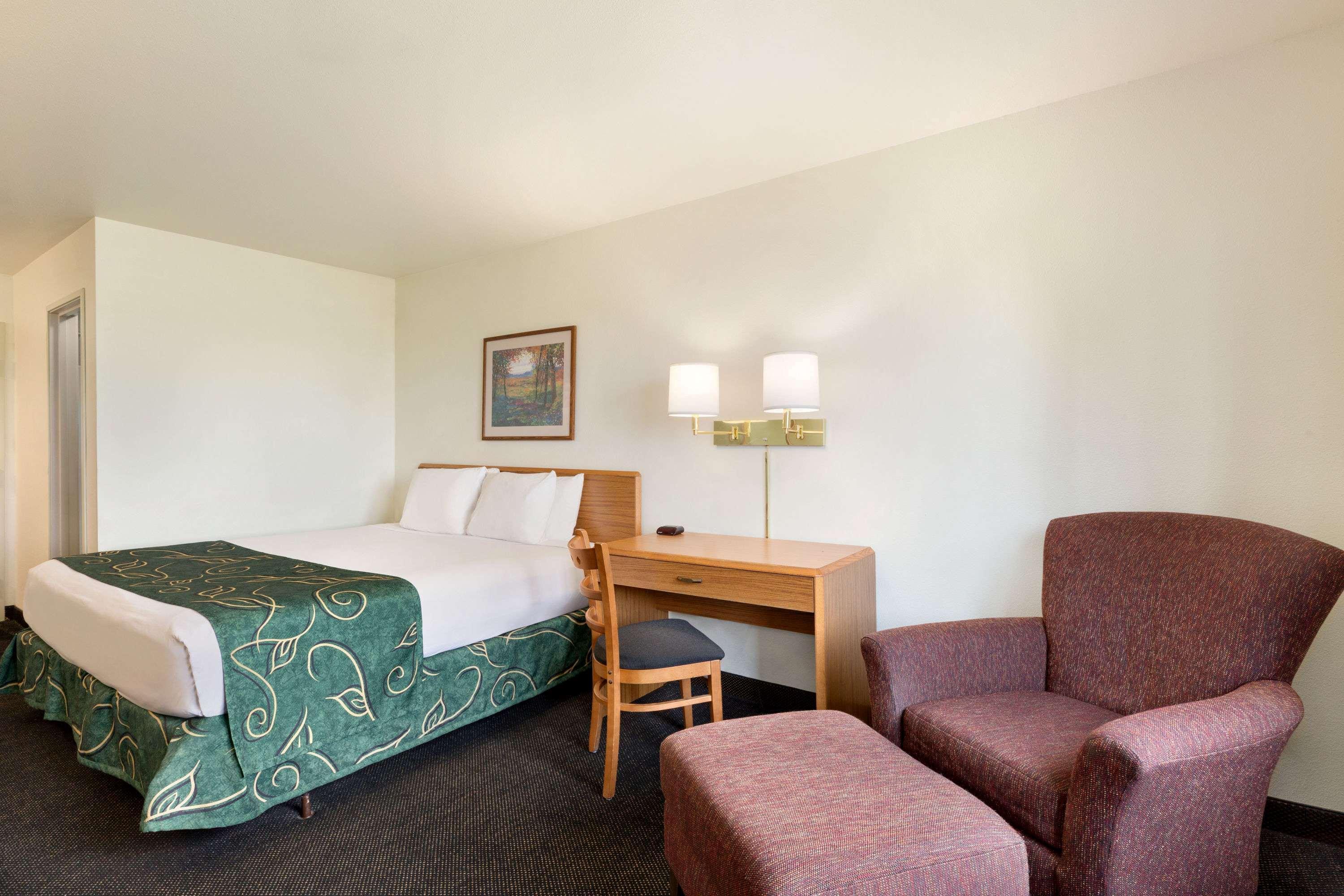 Travelodge By Wyndham Sharon Springs Exterior foto